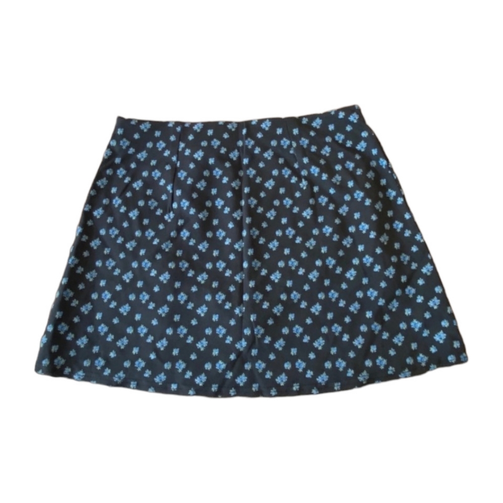 NWT - AE Women’s ‘It’ Knit Floral Skort (Washed Black & Blue Floral Pattern) - Picture 2 of 7